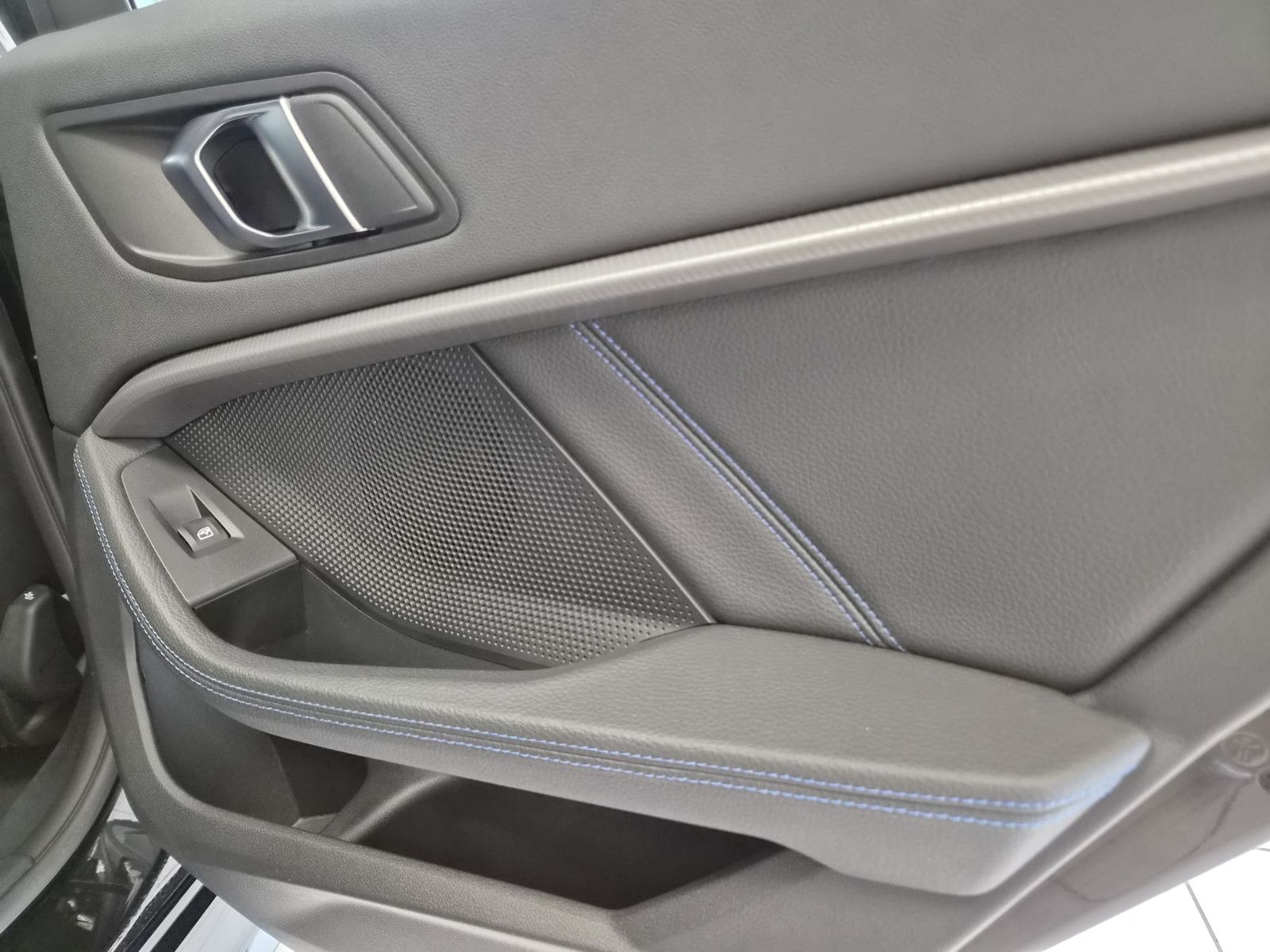 Fahrzeugabbildung BMW 120d M Sport / NAVI / KAMERA / T-LEDER