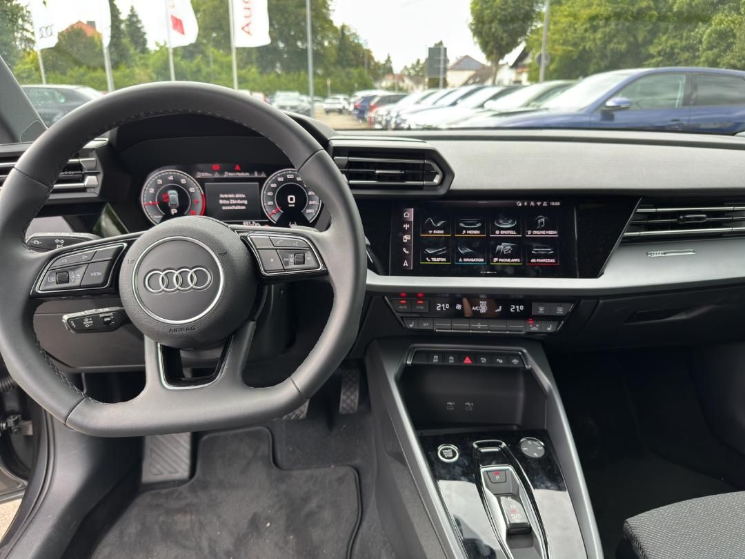Fahrzeugabbildung Audi A3 Sportback S line 30 TFSI S tronic, Klima+, Fa