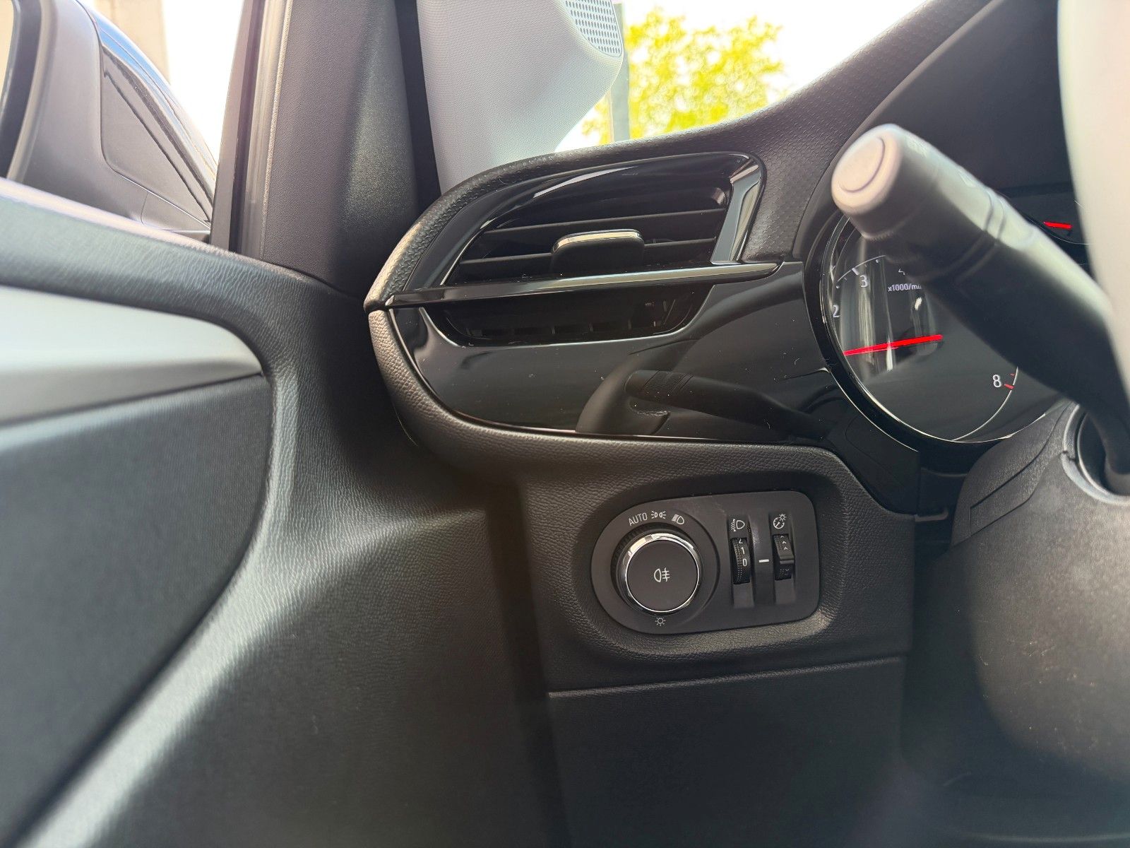 Fahrzeugabbildung Opel Corsa F Edition 1.2L 100PS/PDC/Sitzheizung!