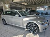 BMW 330 Baureihe 3 Touring 330d Leder Xenon - BMW 330 aus 2011: 330d