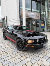 Ford Mustang GT Automatik Leder Klima 4.6L V8 - Ford Mustang aus 2006: Coupe