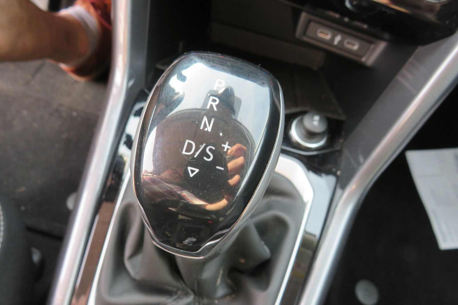 Fahrzeugabbildung Volkswagen T-Roc Style KAMERA ACC NAVI APP SITZH DIGI-COPI