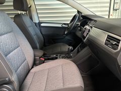 Fahrzeugabbildung Volkswagen Touran 2.0 TDI Move -- RearView/ ACC/ Navi