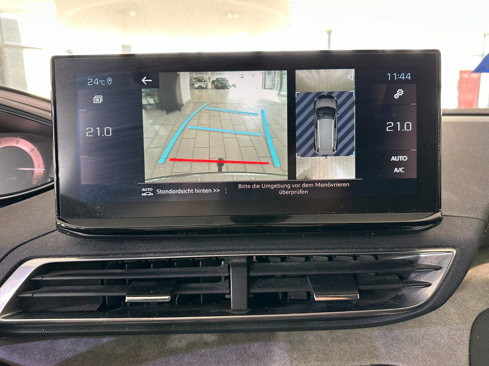 Fahrzeugabbildung Peugeot 5008 GT -PACK 1.5D LED/NAVI/SHZ/ALCANTARA/AHK