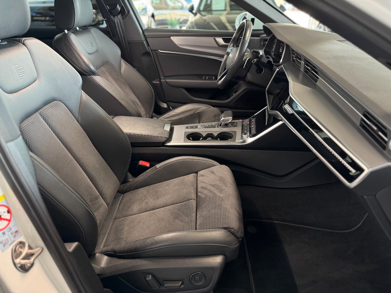 Fahrzeugabbildung Audi S6 Avant 3.0 TDI quattro "PANO Matrix-LED LM 20"