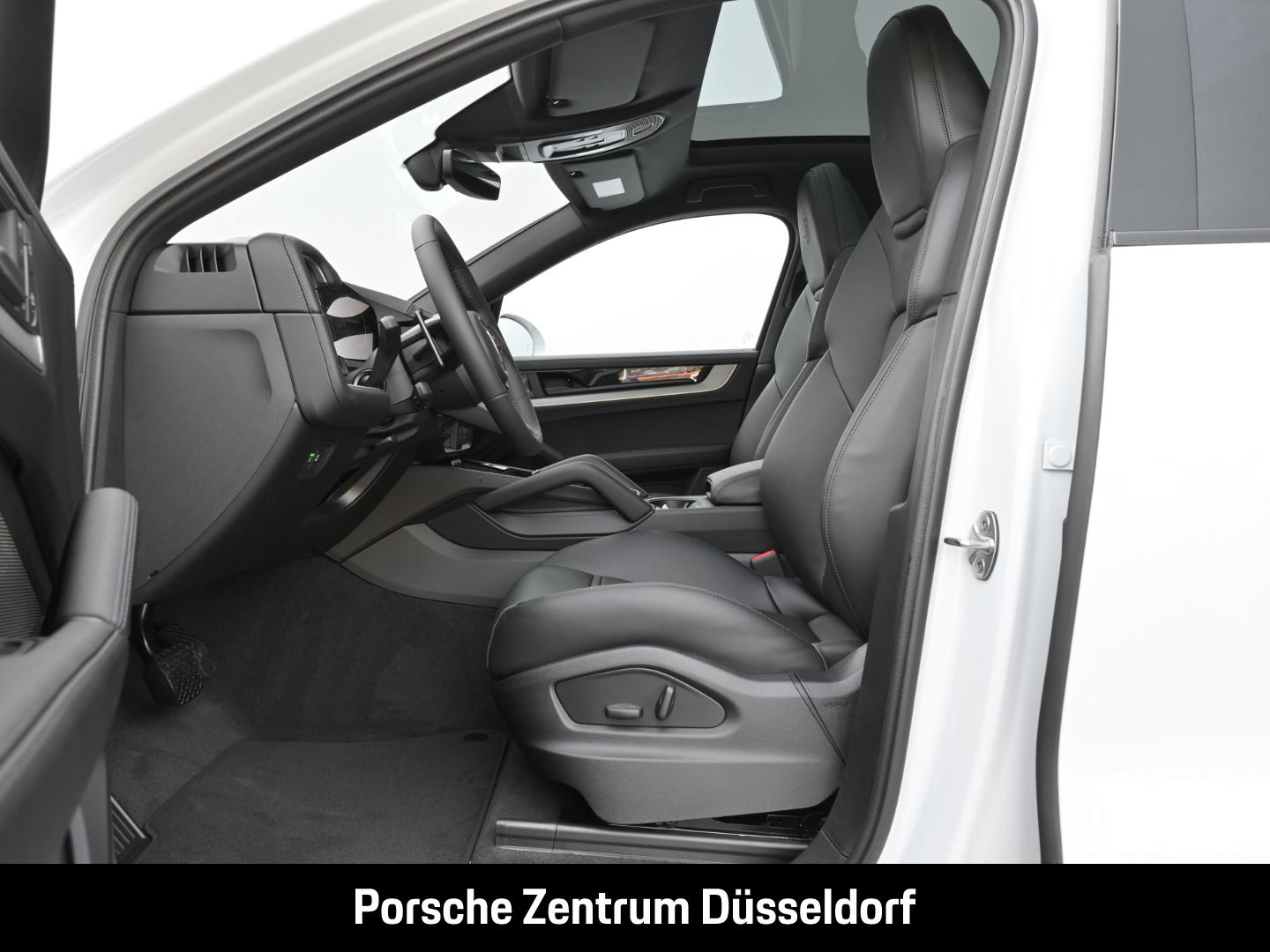 Porsche Cayenne E-Hybrid Coupe Surround-View Head-Up