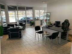 showroom-image-top
