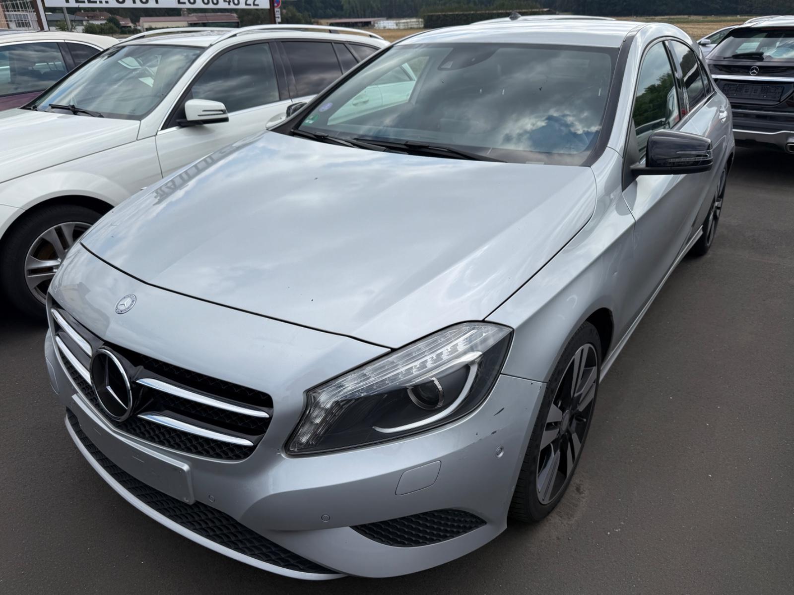 Mercedes-Benz A 180 BlueEfficiency * AUTOMATIK * LEDER * NAVI