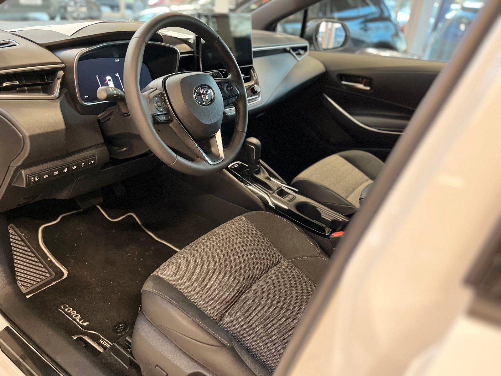 Fahrzeugabbildung Toyota Corolla Touring Sports Teamplayer Technik-P