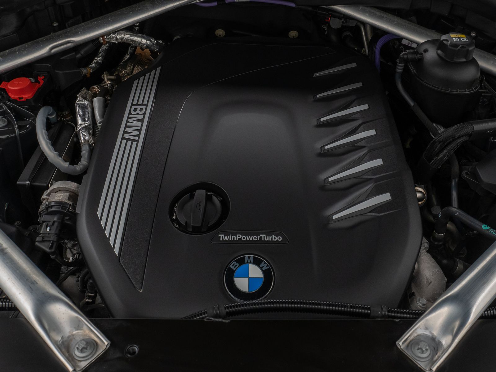 Fahrzeugabbildung BMW X5 xD40d M Sport B&W SoftClose Panorama HUD Voll