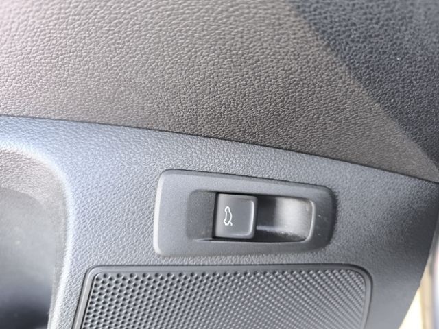 Fahrzeugabbildung SKODA Karoq 1.5 TSI DSG Style 1.HAND AHK NAVI 4xSHZ LE