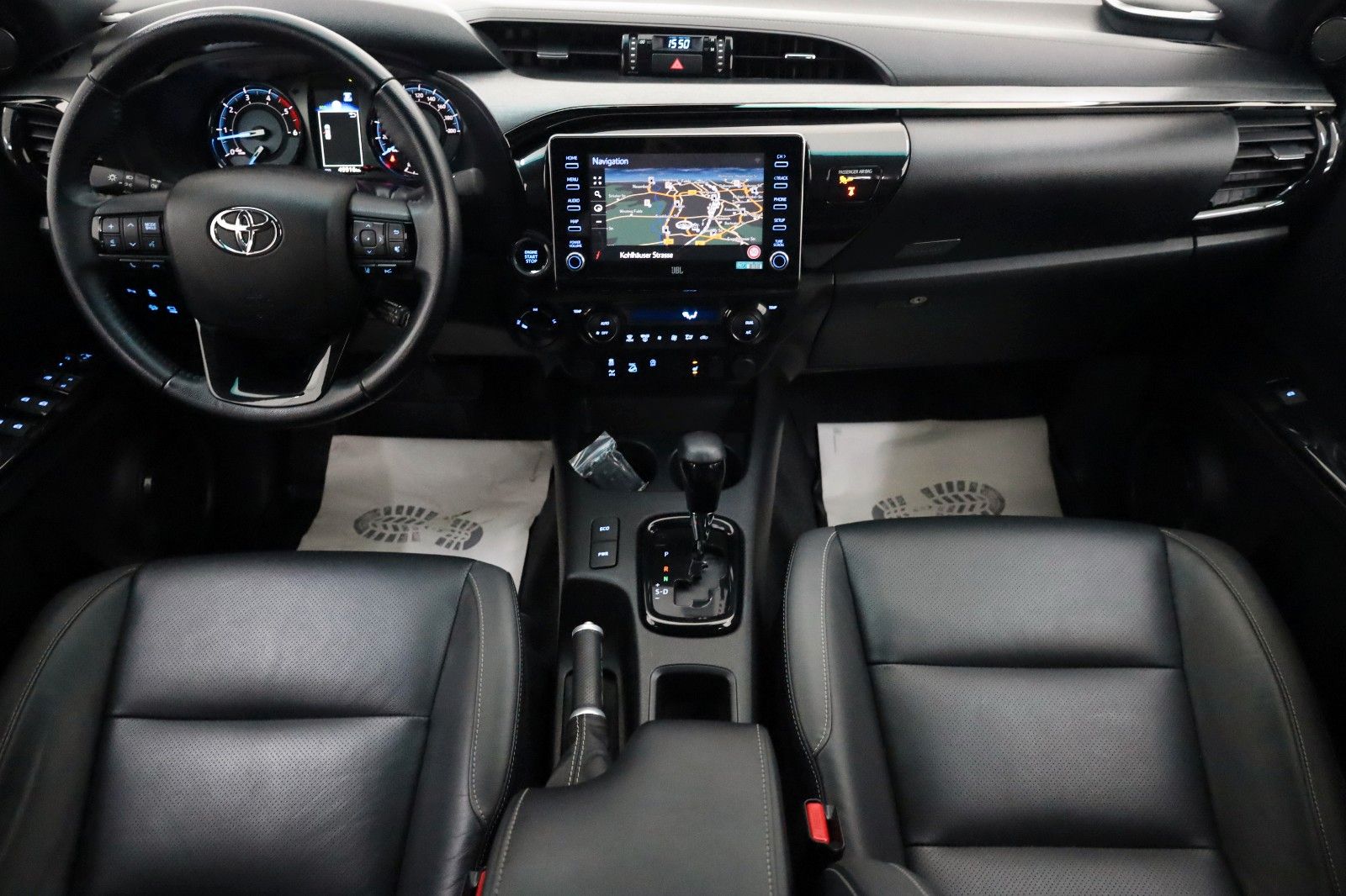 Fahrzeugabbildung Toyota Hilux 2.8 D-4D Invincible,HardTOP,8xAluräder,AHK