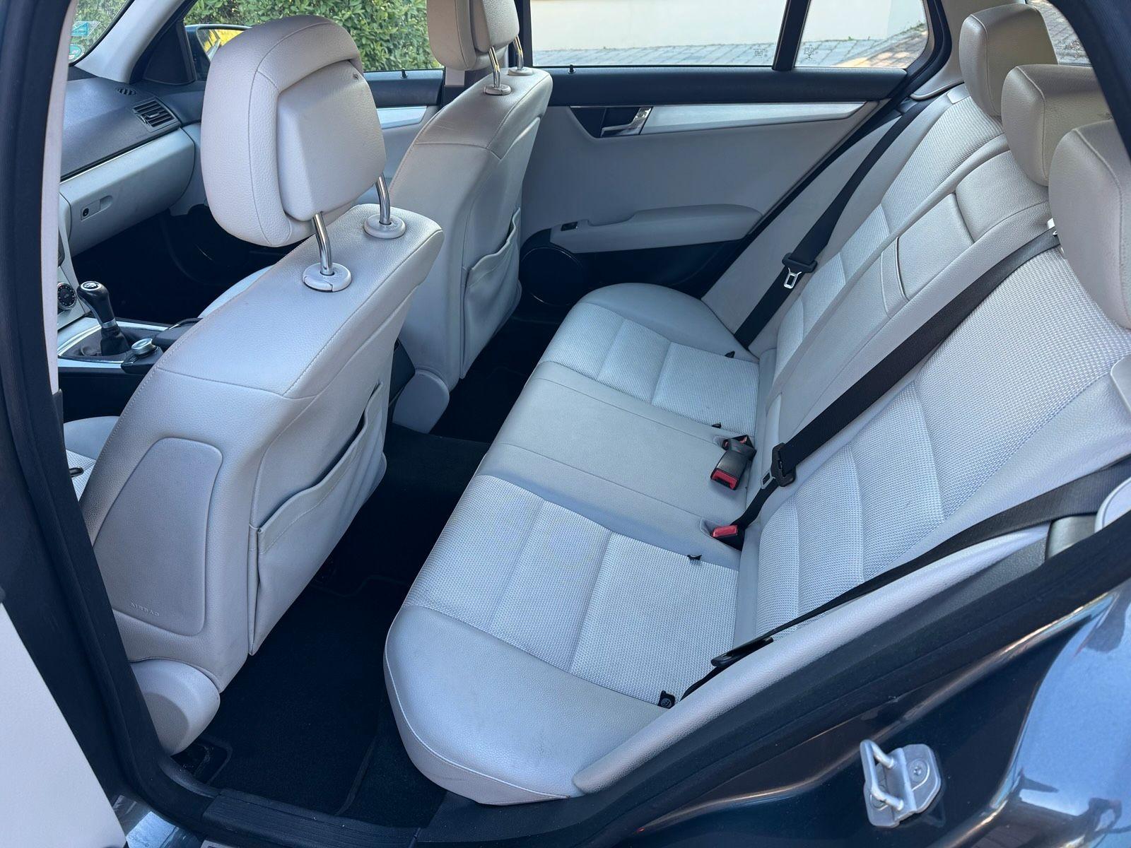 Mercedes-Benz C220 2010 — photo 8
