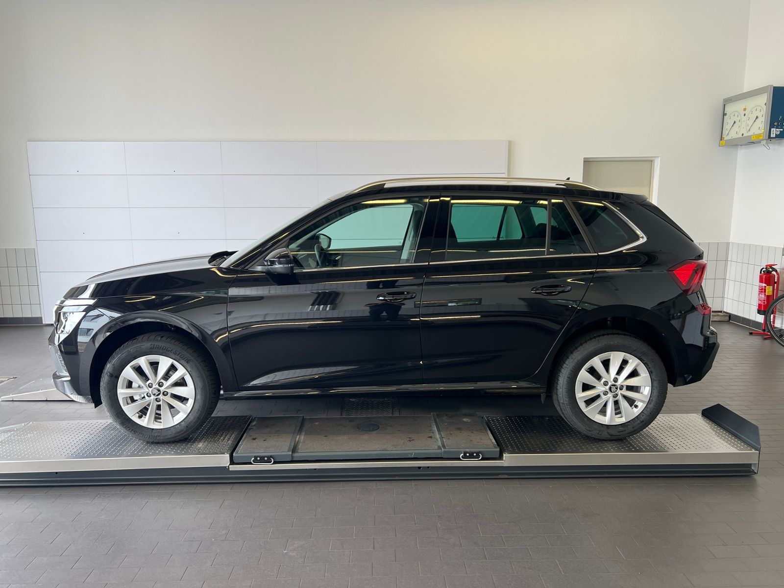 Fahrzeugabbildung SKODA Kamiq Selection 1.0 TSI DSG *ACC, LED, Kamera, S