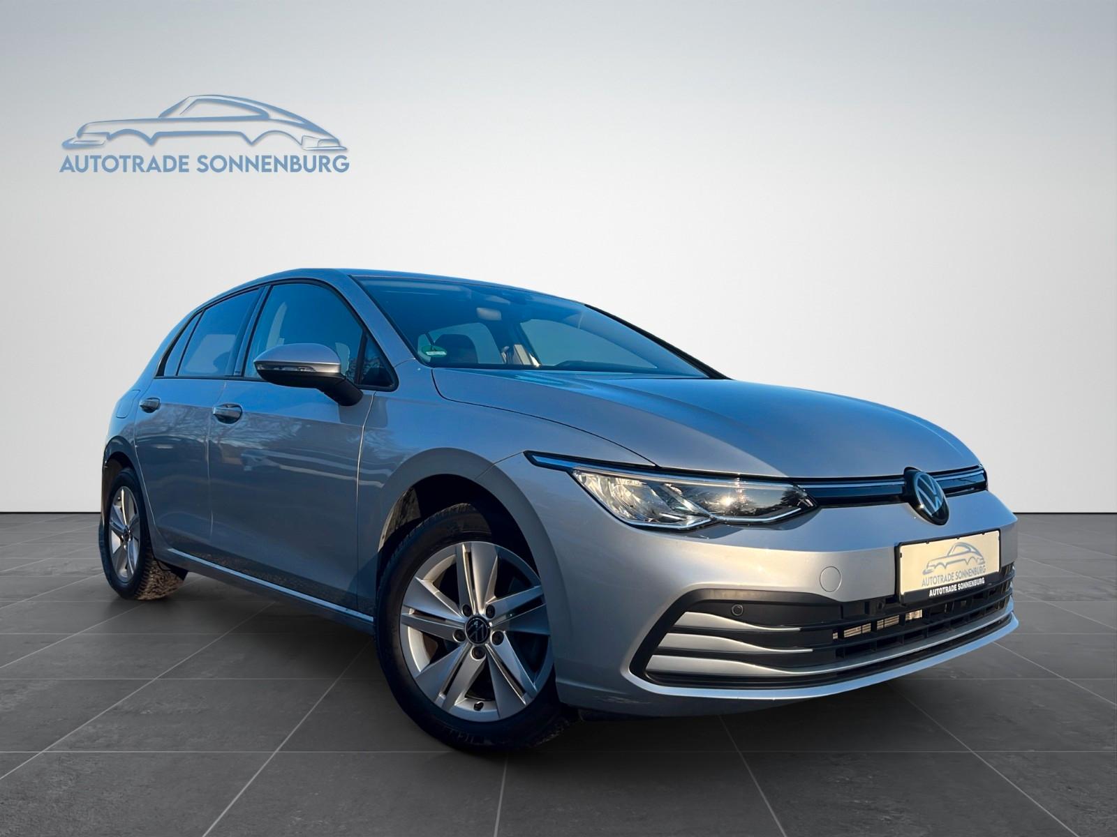 Volkswagen Golf VIII Lim. Life / SHZ / CARPLAY / KAMERA