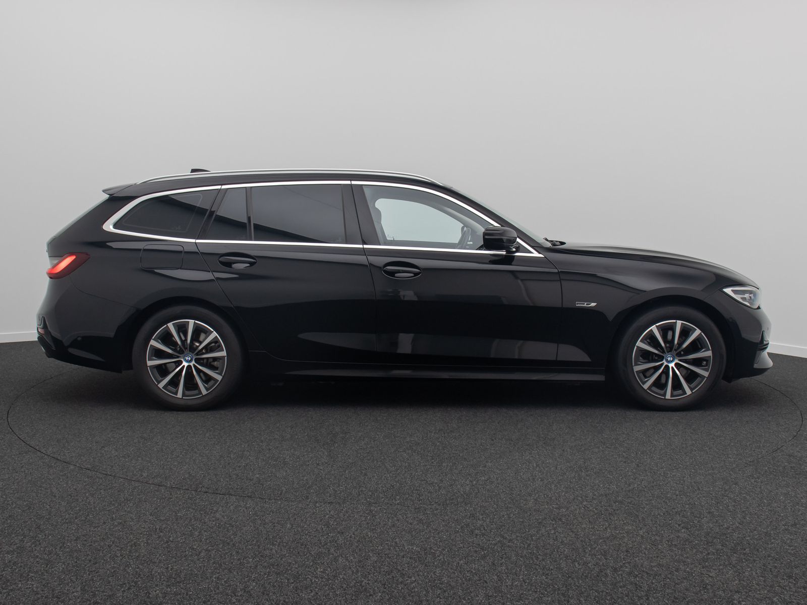 Fahrzeugabbildung BMW 320e Sport Line Alarm DAB Kamera Individual Komf