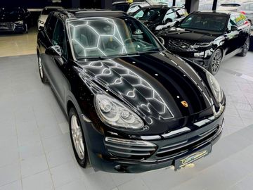 Porsche Cayenne - 4