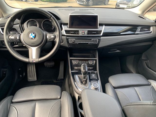 Fahrzeugabbildung BMW 218i Active Tourer Sport Line+LED+HiFi+Leder+DAB