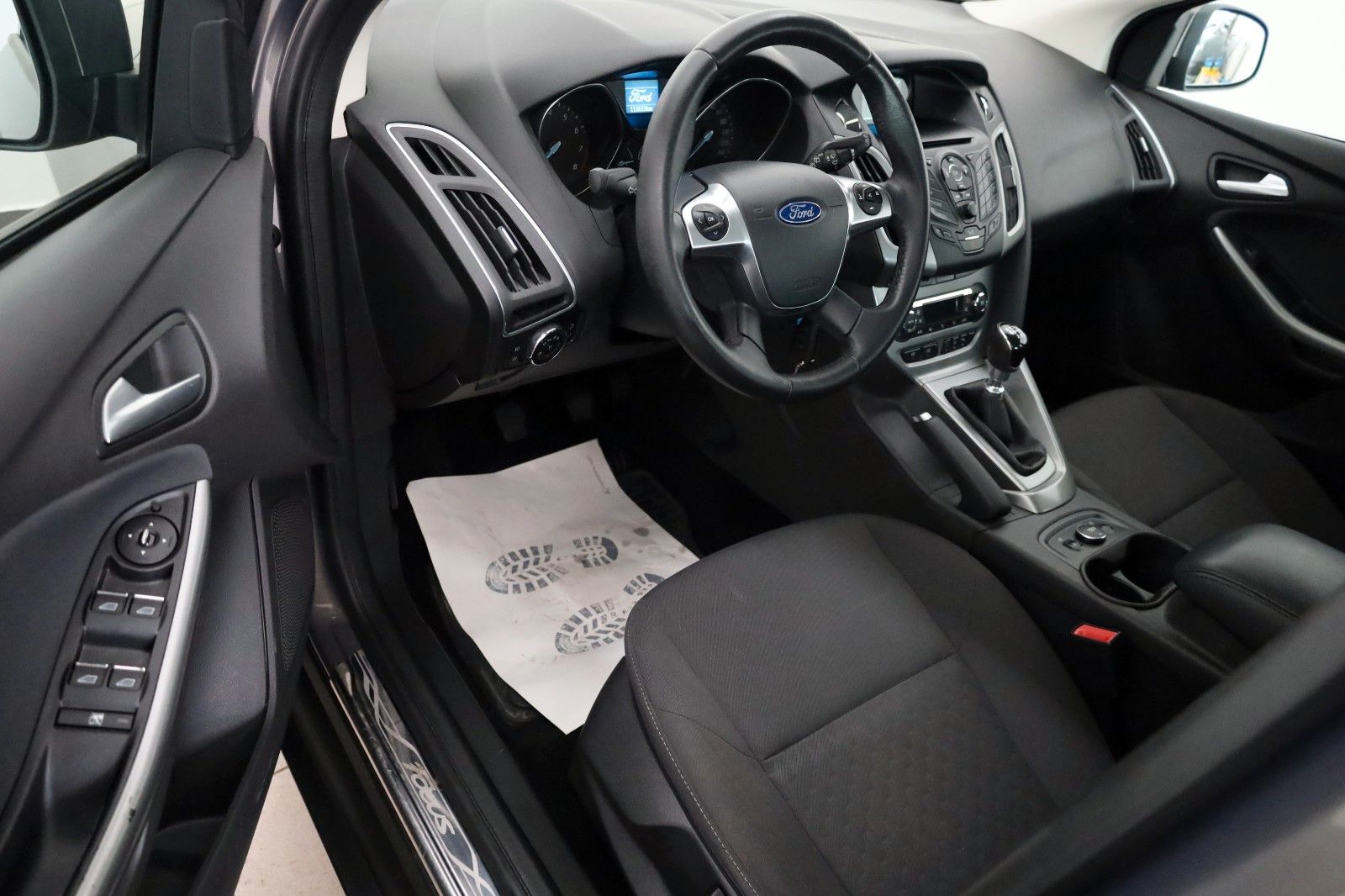 Fahrzeugabbildung Ford Focus Turnier Sync Edition SH,PDC