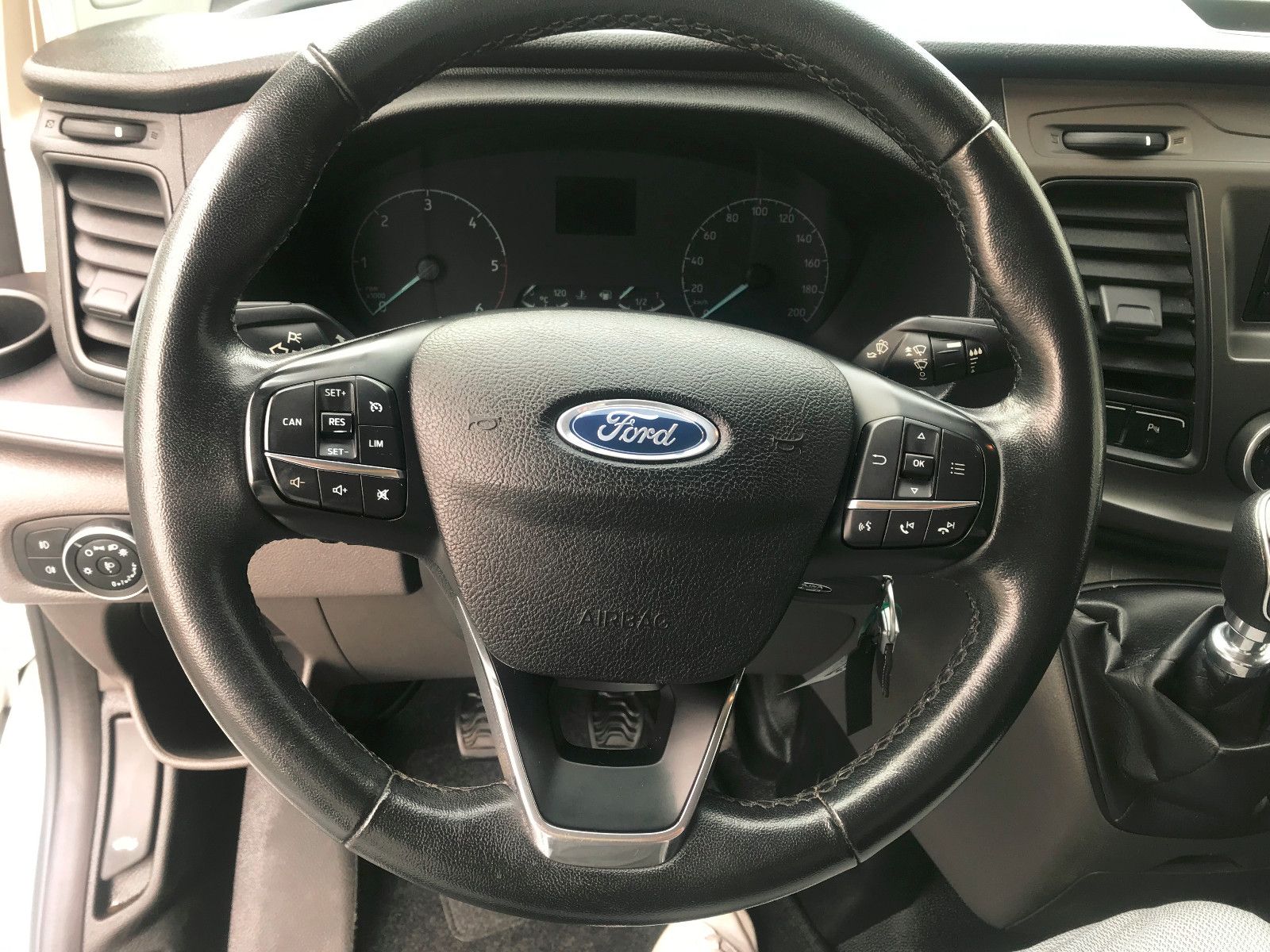 Fahrzeugabbildung Ford TransitCustomKasten340 L1Trend,AHK,STH,PDC,LED