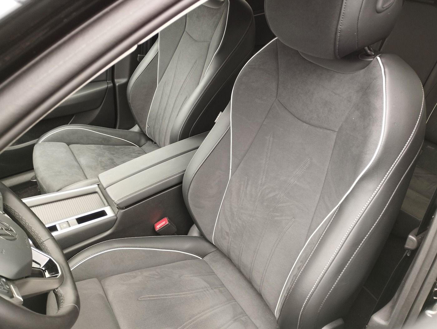 Fahrzeugabbildung Volkswagen Passat Variant 2.0 Business NEU56T AHK ACC Kamer