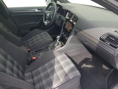 Fahrzeugabbildung Volkswagen Golf VII Variant GTD Navi LED SiHz RFK ACC AID