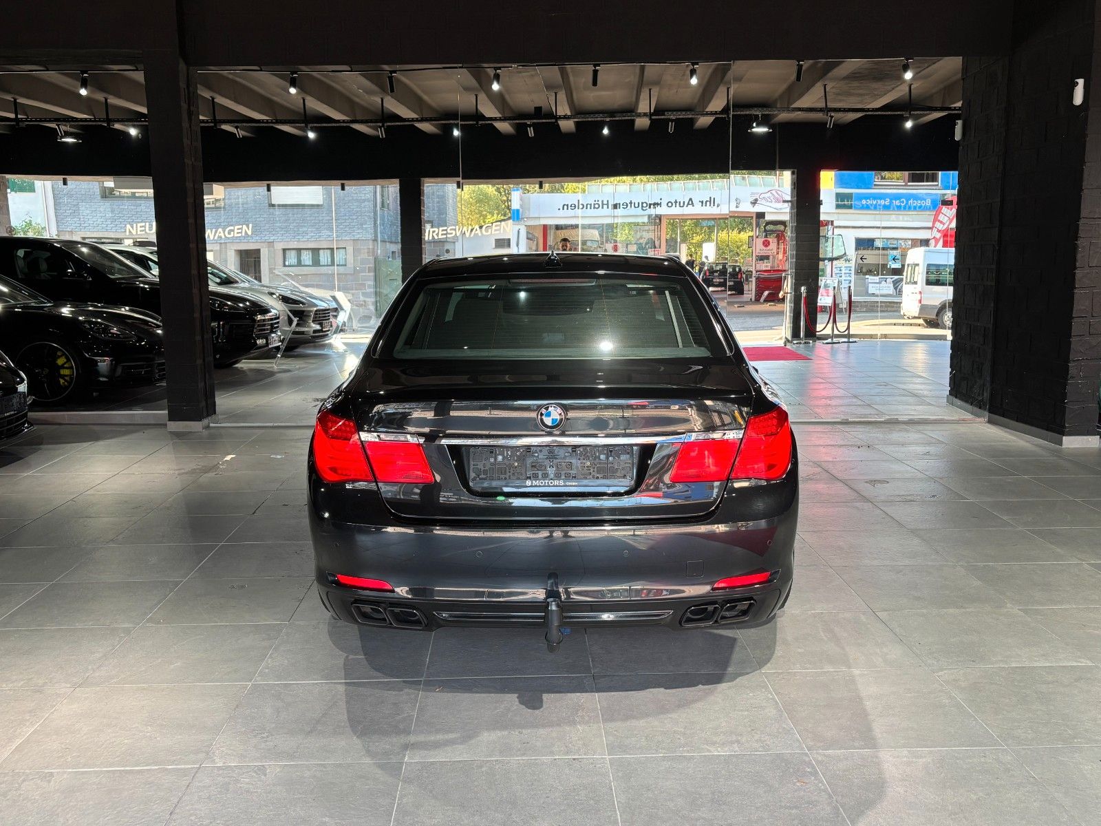 Fahrzeugabbildung BMW 760i L V12/MASSAGE/MEMORY/HUD/SCHIEBEDACH/KAMERA