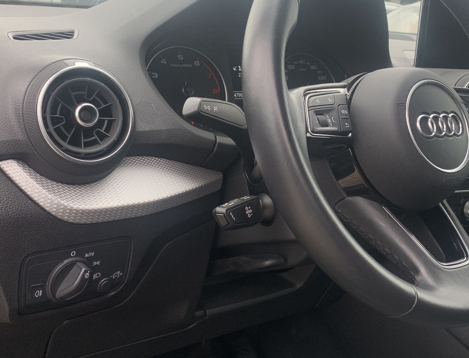 Fahrzeugabbildung Audi Q2 1.5 TFSI*Cam*Navi*LED*Klima*Assistenzpaket*