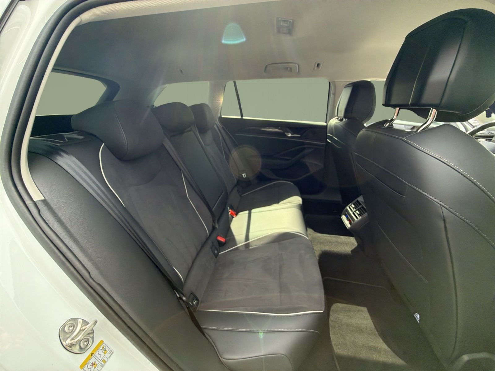 Volkswagen Passat - Bild 16