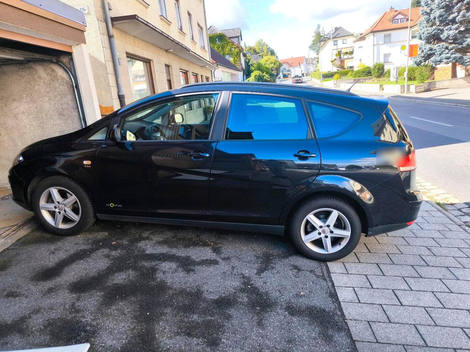 Seat Altea XL 2011 — rear view
