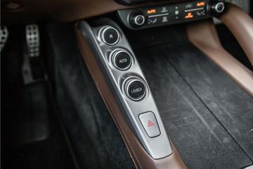 صورة مصغرة 17 لـ 2018 Ferrari GTC4LUSSO
