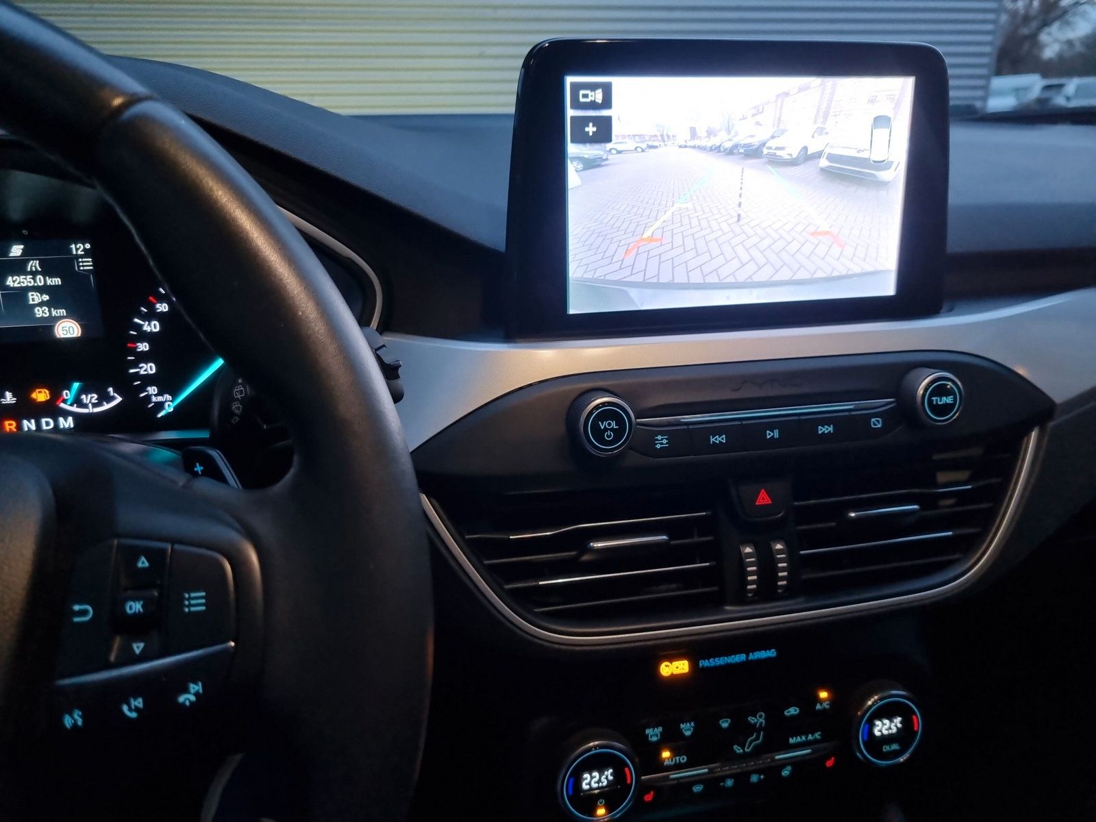Fahrzeugabbildung Ford Focus Turnier 2.0 Cool & Connect LED SHZ KAMERA