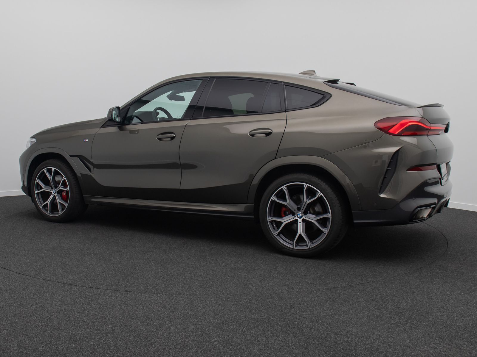 Fahrzeugabbildung BMW X6 xD30d MSport Kamera Laser HUD DAB HiFi 21Zoll