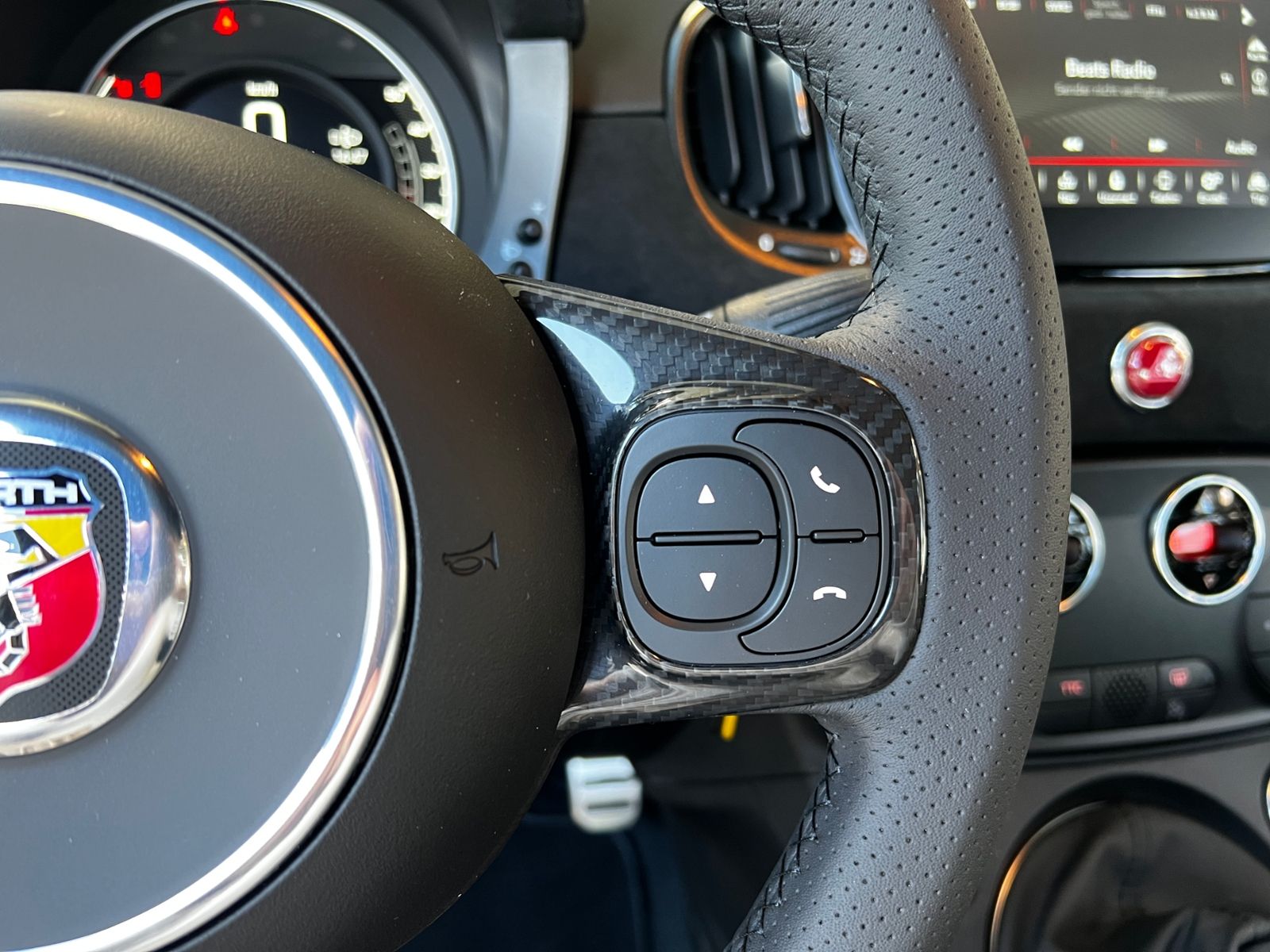 Fahrzeugabbildung Abarth 695 75 Anniversario BEATS Full Link KLIMA NAVI