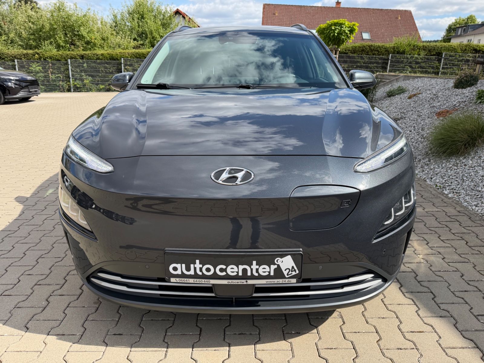 Fahrzeugabbildung Hyundai Kona Elektro°64 kWh°AHK°Navi°Kamera°SOH 97%