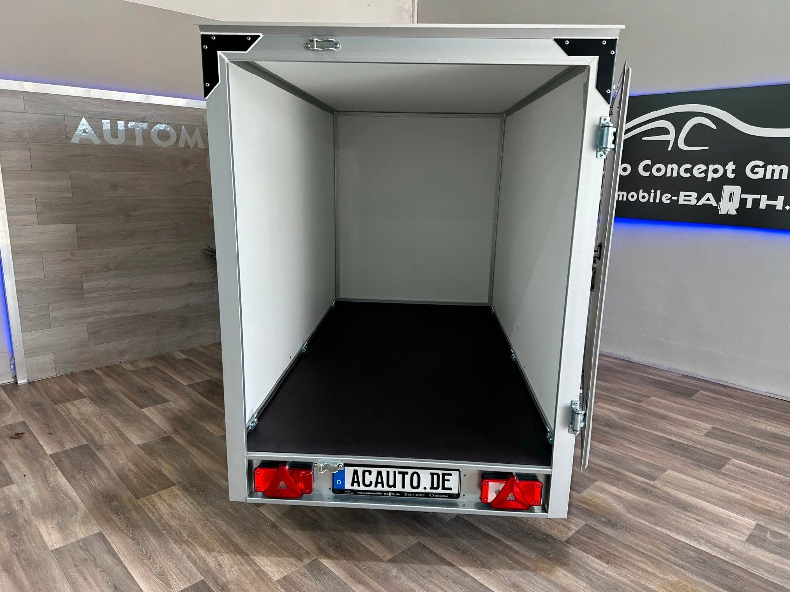 Fahrzeugabbildung Humbaur HK 752513-15 Plywood Kofferanhänger