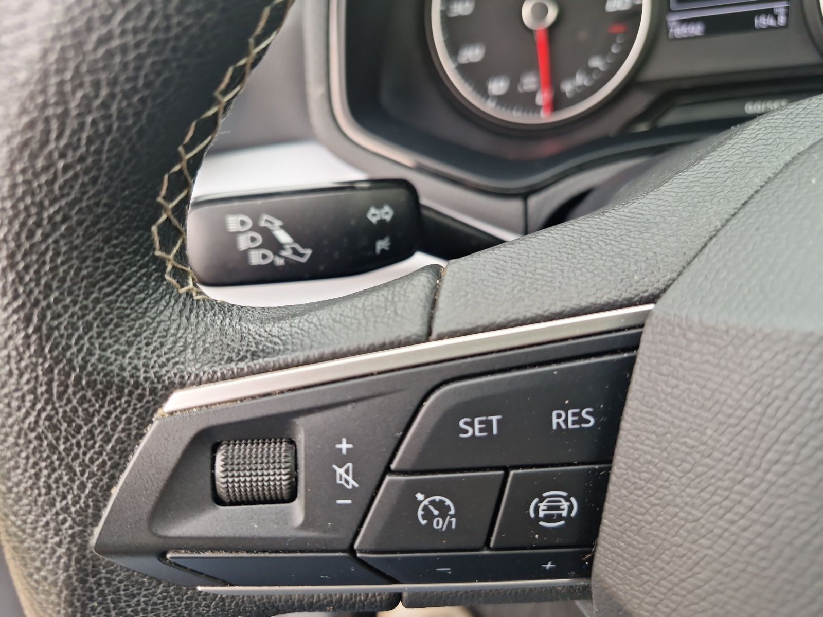 Fahrzeugabbildung SEAT Arona TSI Style LED Climatonic GRA PDC SH LM fer
