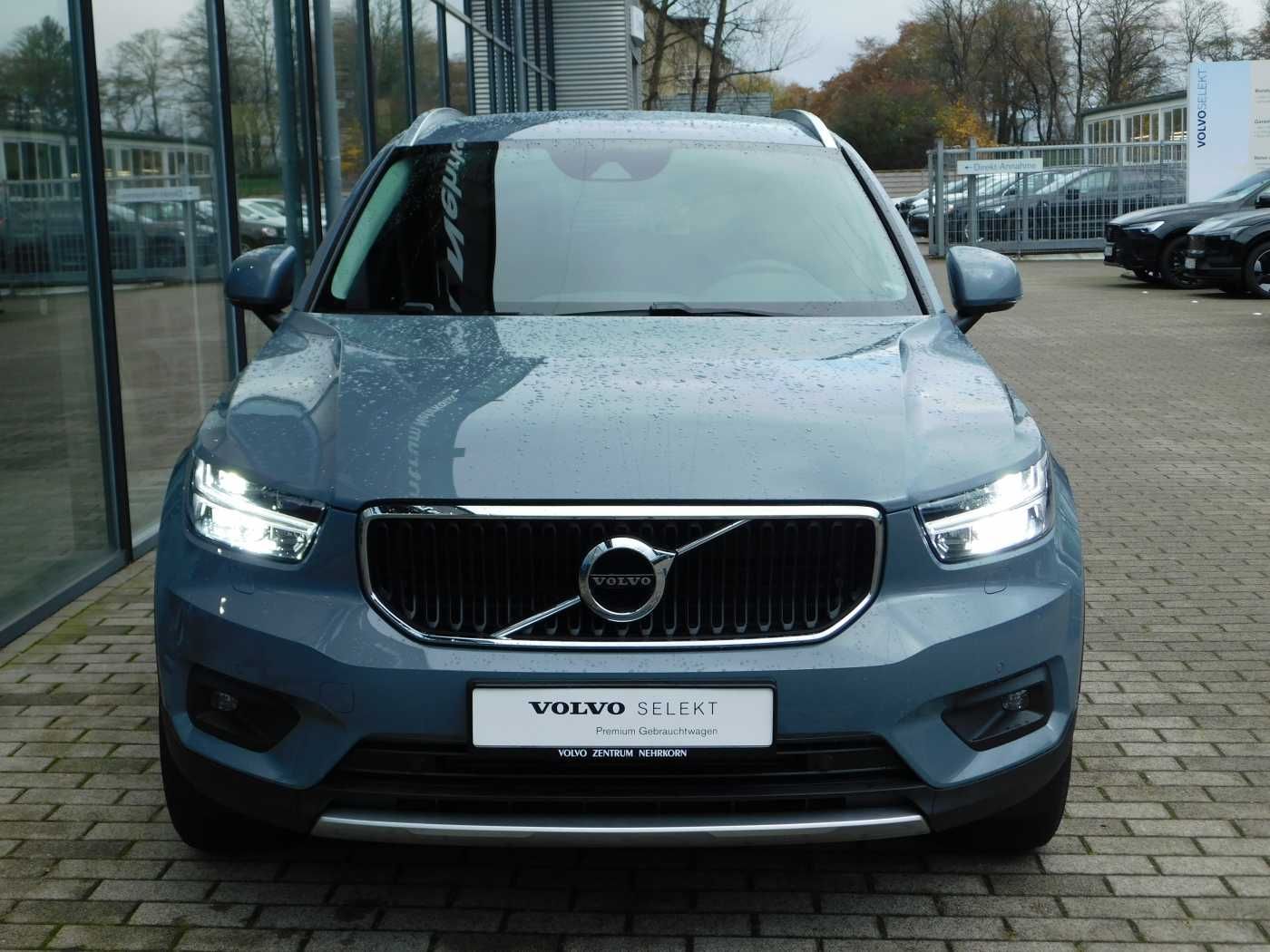 Fahrzeugabbildung Volvo XC40 T3 Geartronic Momentum Pro 'SHZ, LED, ALU'