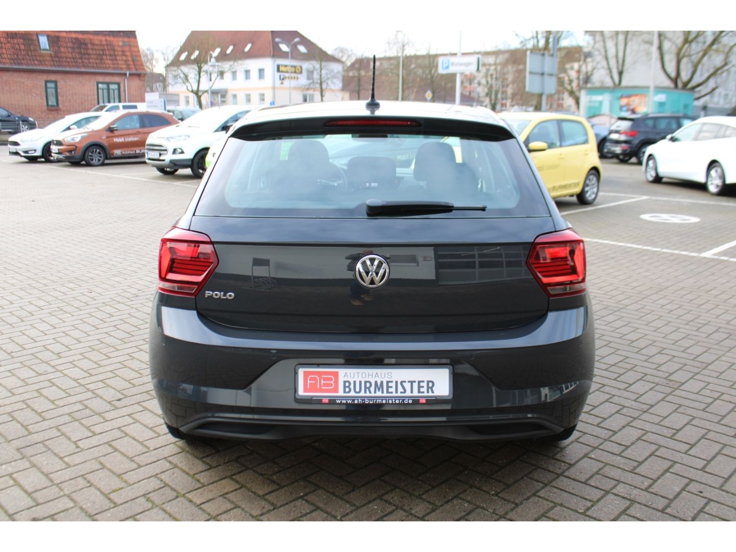 Fahrzeugabbildung Volkswagen Polo VI Comfortline Navi TWA GRA PDC Radio/CD 8