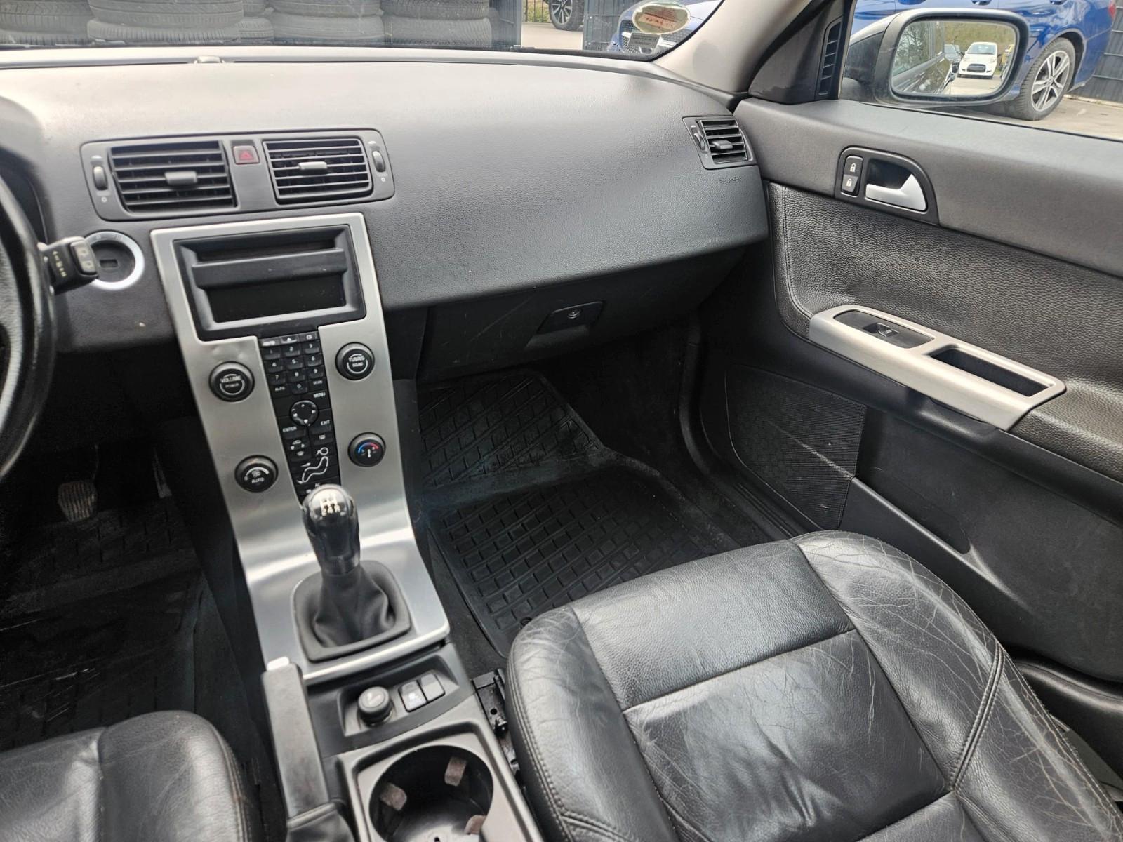 Volvo V50 2004 — photo 10