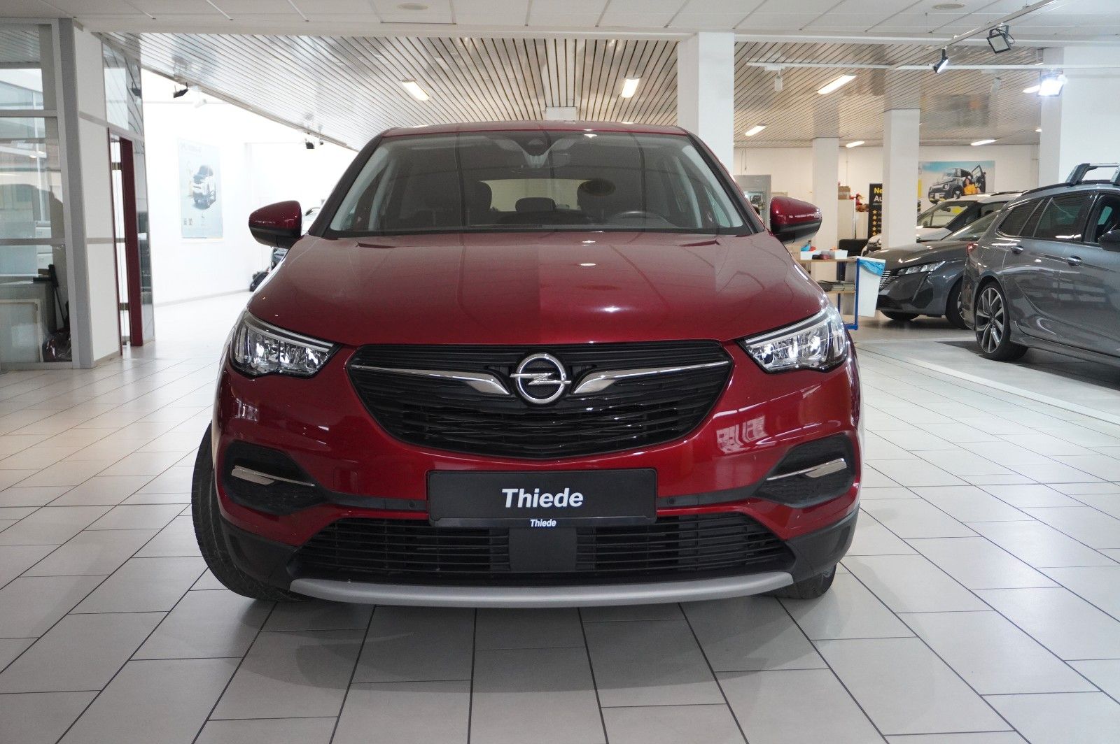 Fahrzeugabbildung Opel Grandland (X) 1.6 ELEGANCE HYBRID NAVI/SH/KAMERA
