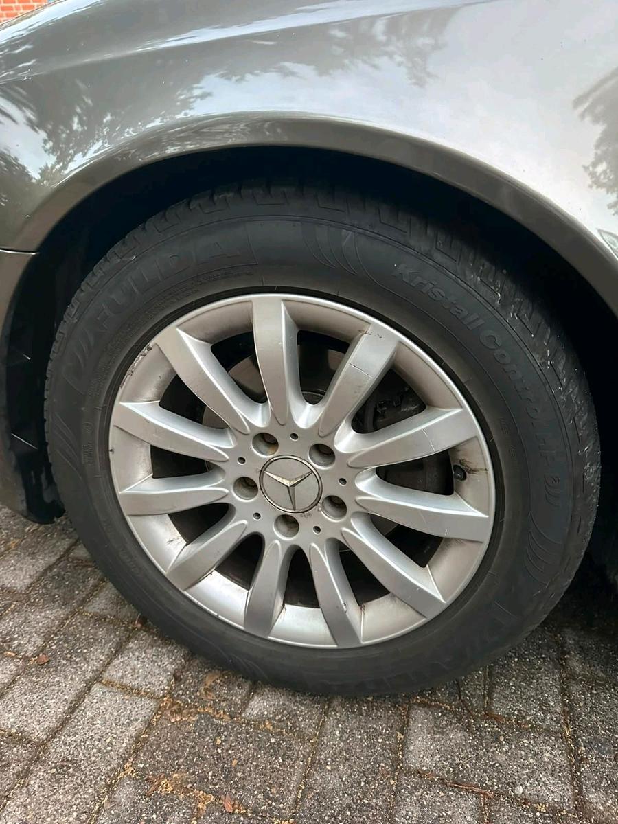 Mercedes-Benz E220 2007 — photo 12