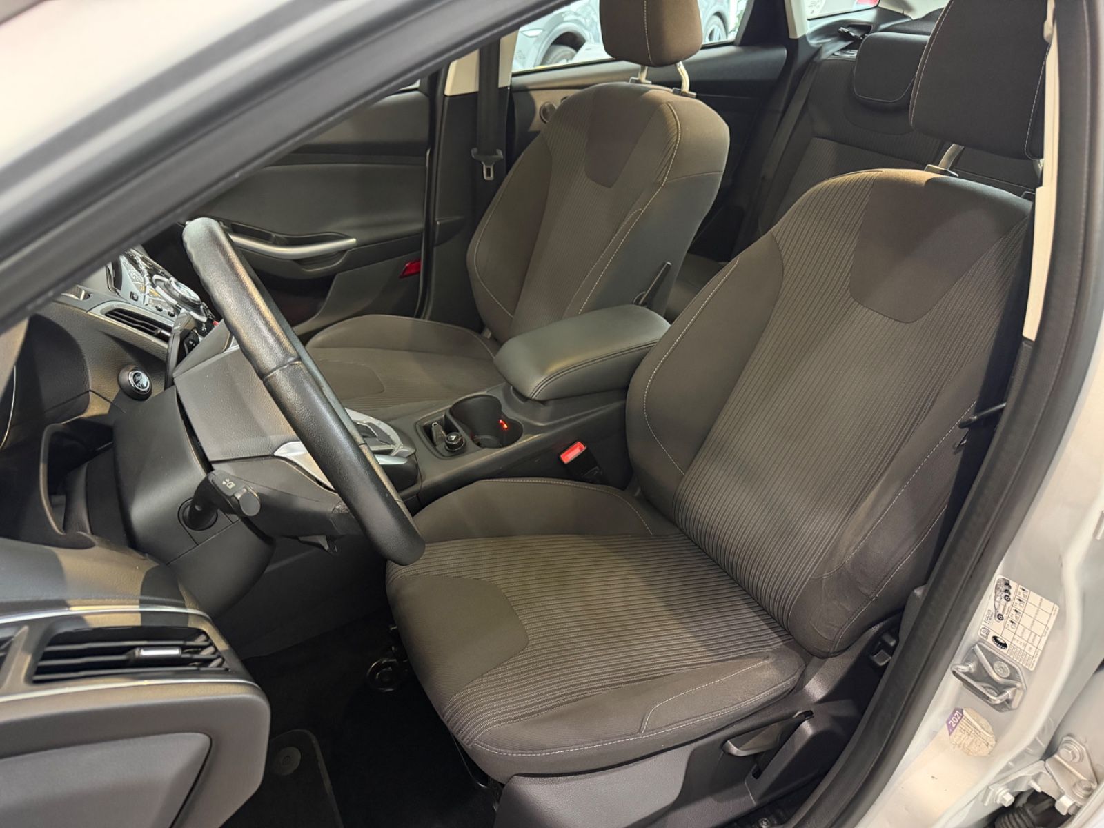 Fahrzeugabbildung Ford Focus Lim. Titanium