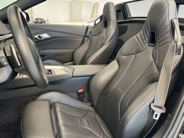 Fahrzeugabbildung BMW Z4 M40i Roadster*Keyless*Kamera*Distronic*HarmK