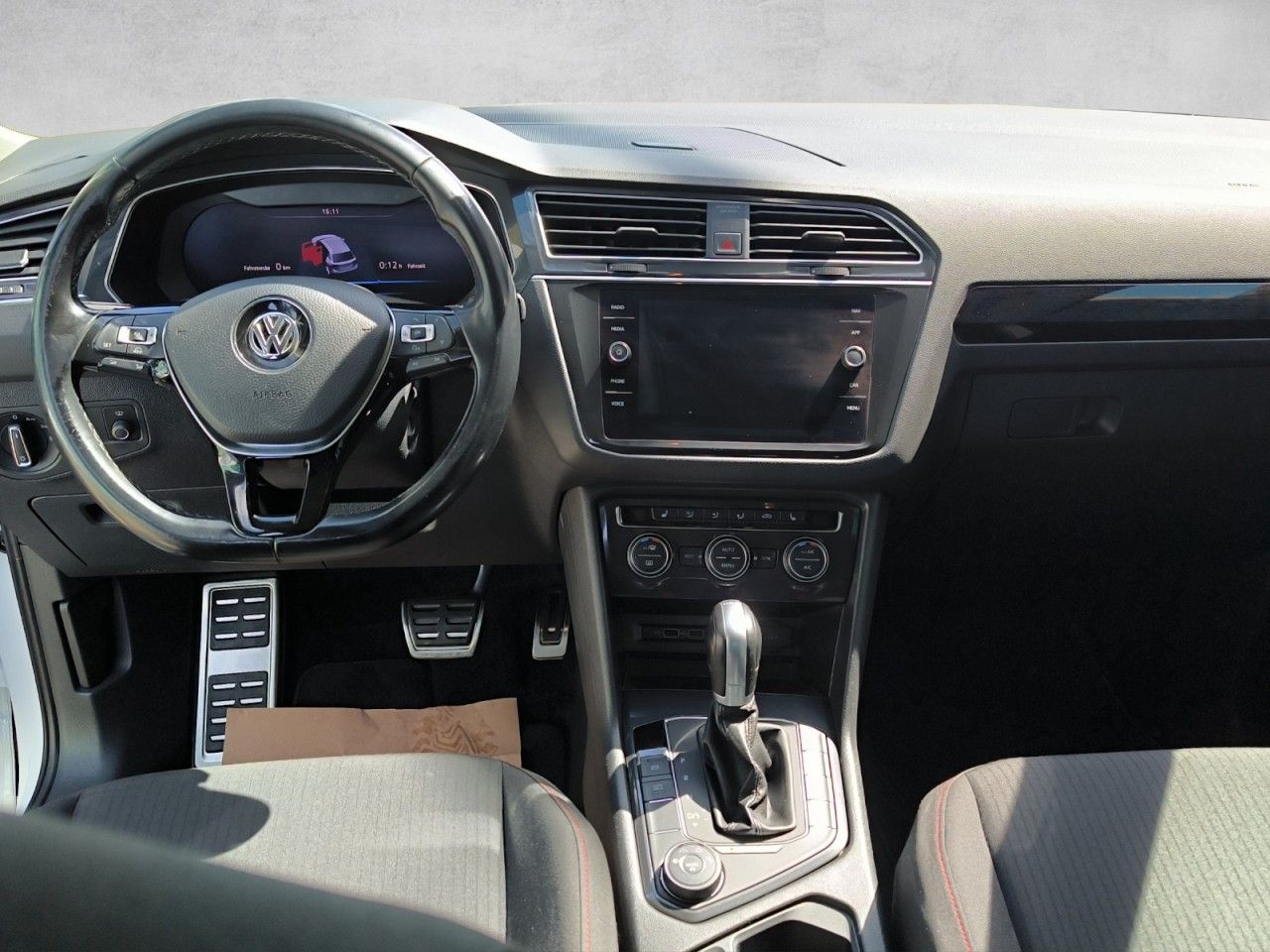 VW Tiguan Sound 4Motion AHK Navi - Bild 15