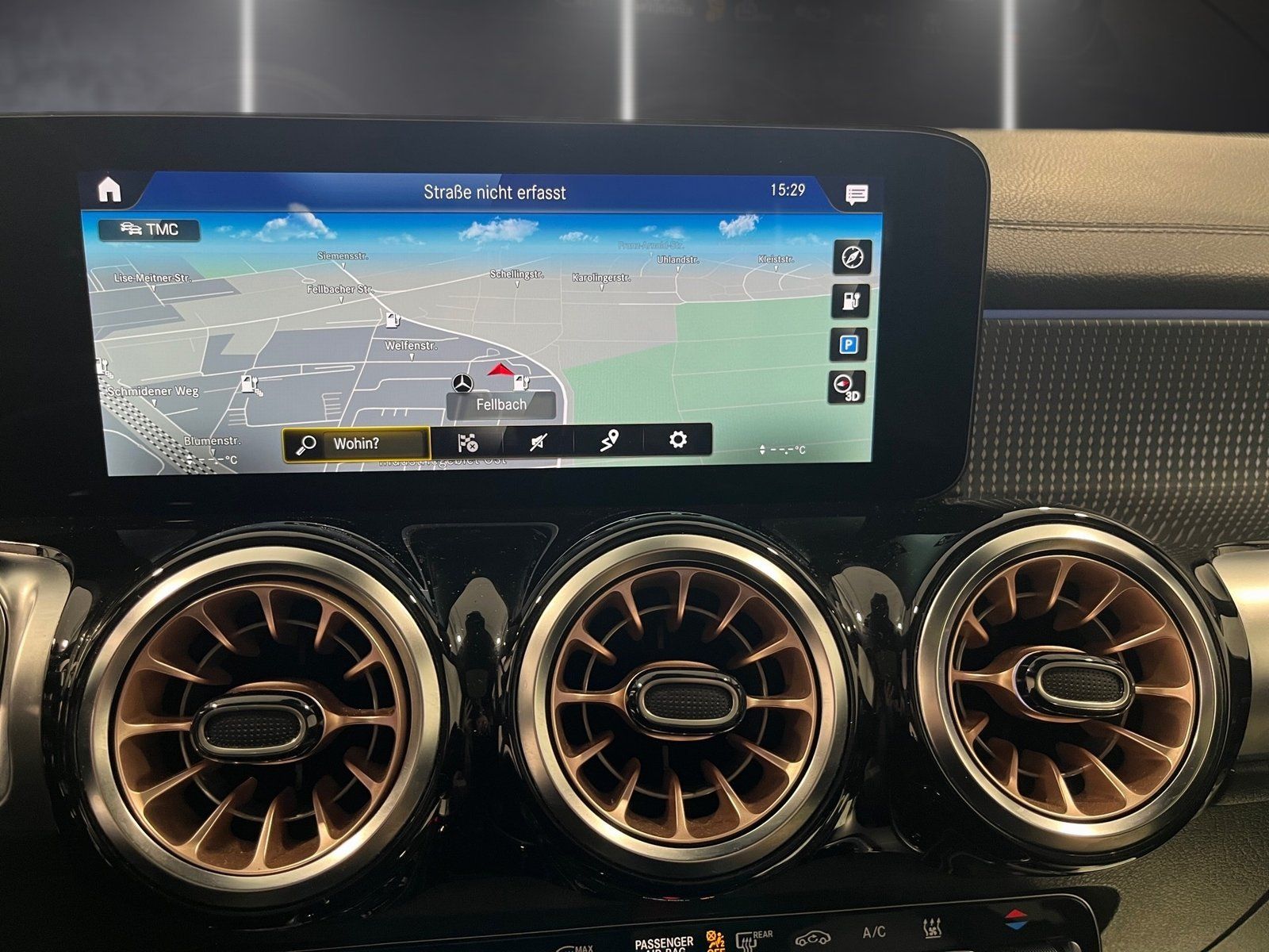 Fahrzeugabbildung Mercedes-Benz EQB 300 4M Electric Art*Pano*7Sit*LED*Kame*Sound