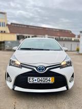 Toyota Yaris 1,5-l-VVT-i Hybrid CVT Comfort Comfort - Toyota Yaris Gebrauchtwagen in Stuttgart