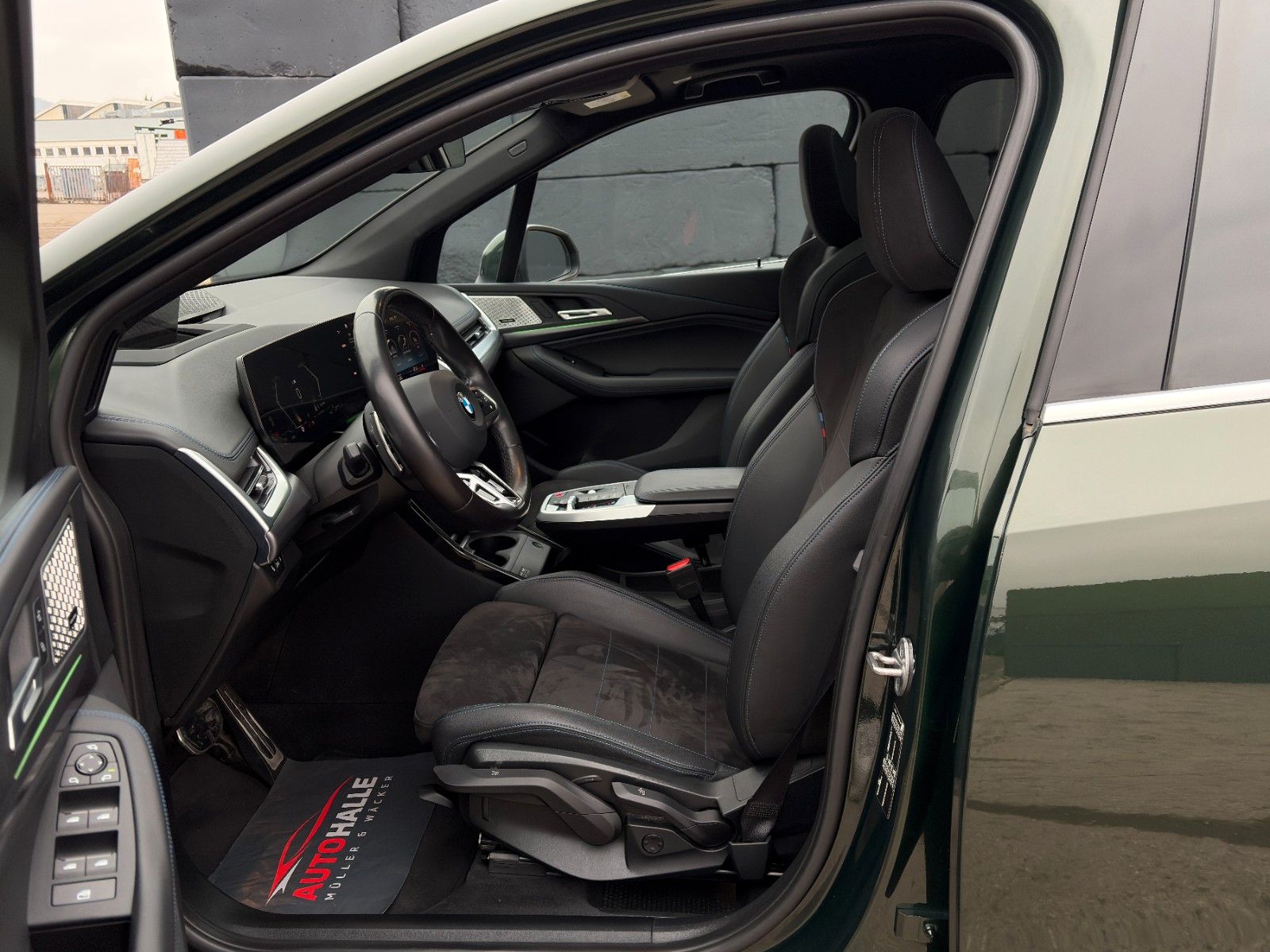 Fahrzeugabbildung BMW 223i Active Tourer M Sport Pano Massage H&K AHK