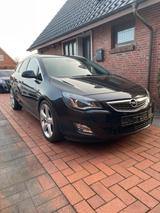 Opel Astra Sports Tourer 1.4 Turbo INNOVATION  - Opel Astra aus 2011: Sports Tourer