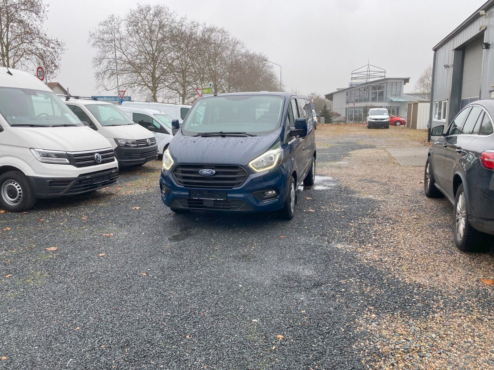 Fahrzeugabbildung Ford Transit/TourneoCustom Kombi 320 L1 Trend,9Sitze